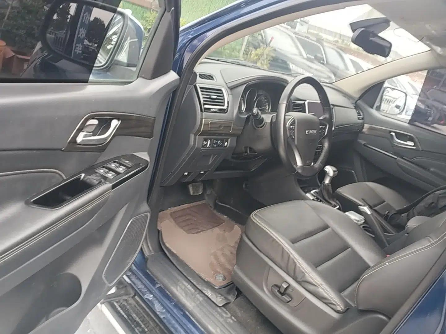 Isuzu D-MAX 2020 1.9T 4x4 Automatic Luxury Edition China VI Standard RZ4E Hi-Power — миниатюра 18