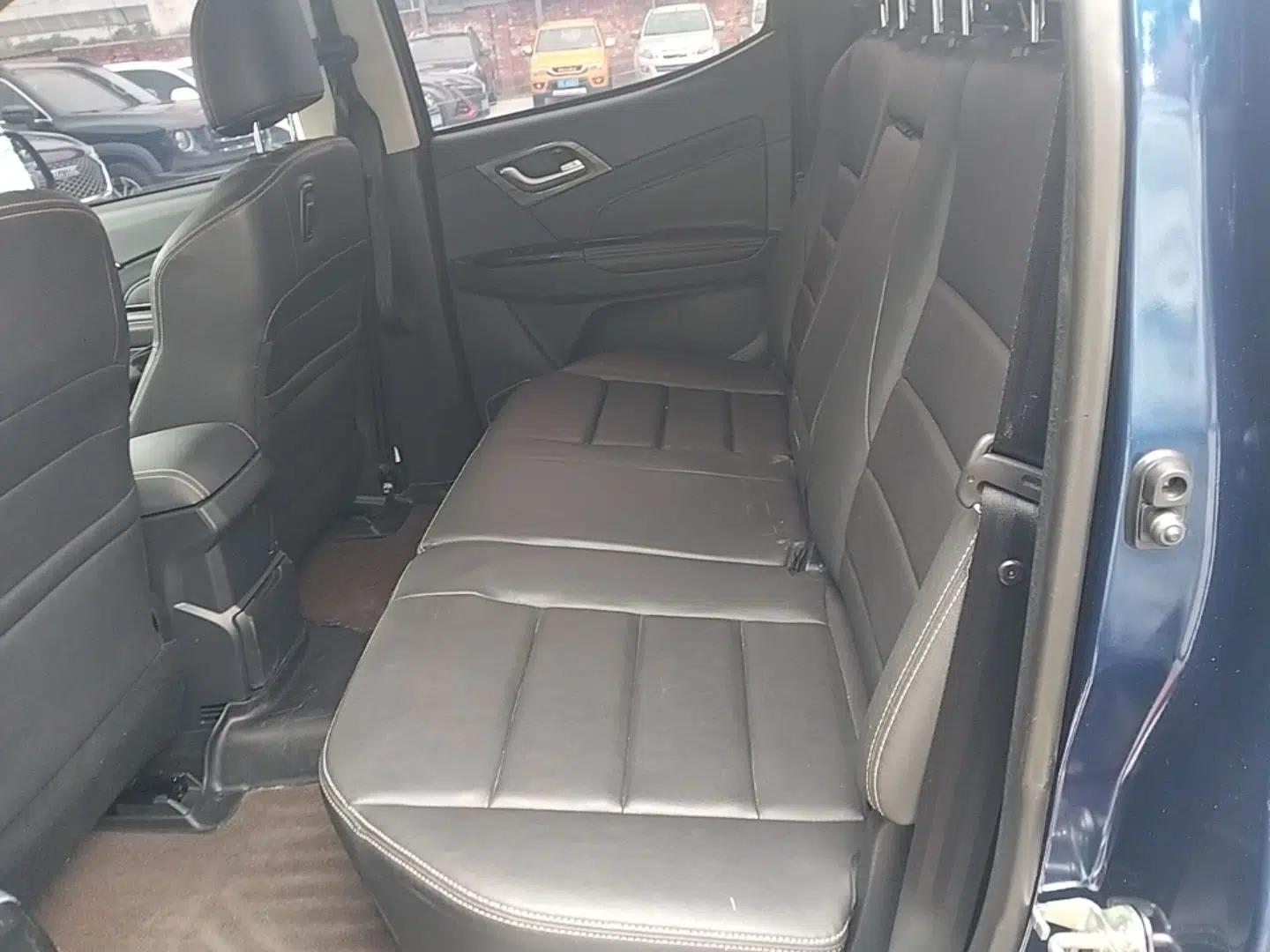 Isuzu D-MAX 2020 1.9T 4x4 Automatic Luxury Edition China VI Standard RZ4E Hi-Power — миниатюра 20