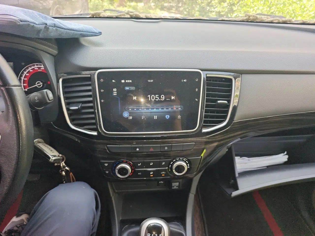 Isuzu D-MAX 2020 2.5T 4WD Manual Navigation Version China VI Standard Extended Length JE4D25Q6A — миниатюра 12