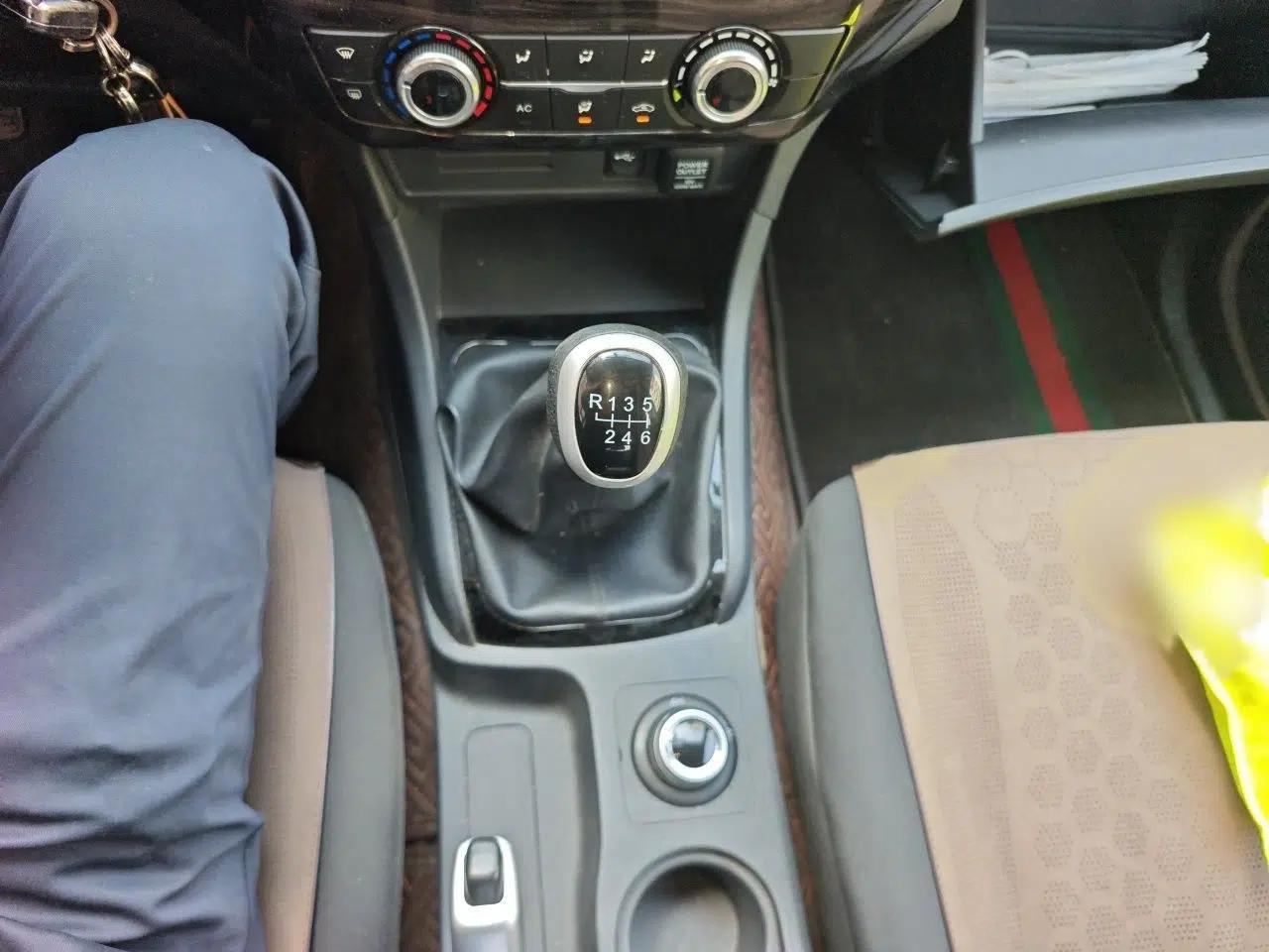 Isuzu D-MAX 2020 2.5T 4WD Manual Navigation Version China VI Standard Extended Length JE4D25Q6A — миниатюра 13