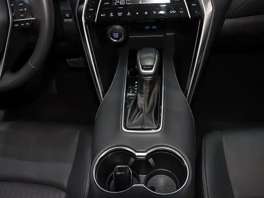 Venza 2022 2.0L CVT 2WD Premium Edition — миниатюра 15
