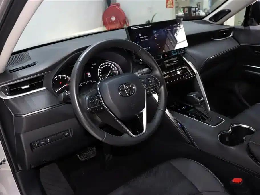Venza 2022 2.0L CVT 2WD Premium Edition — миниатюра 10