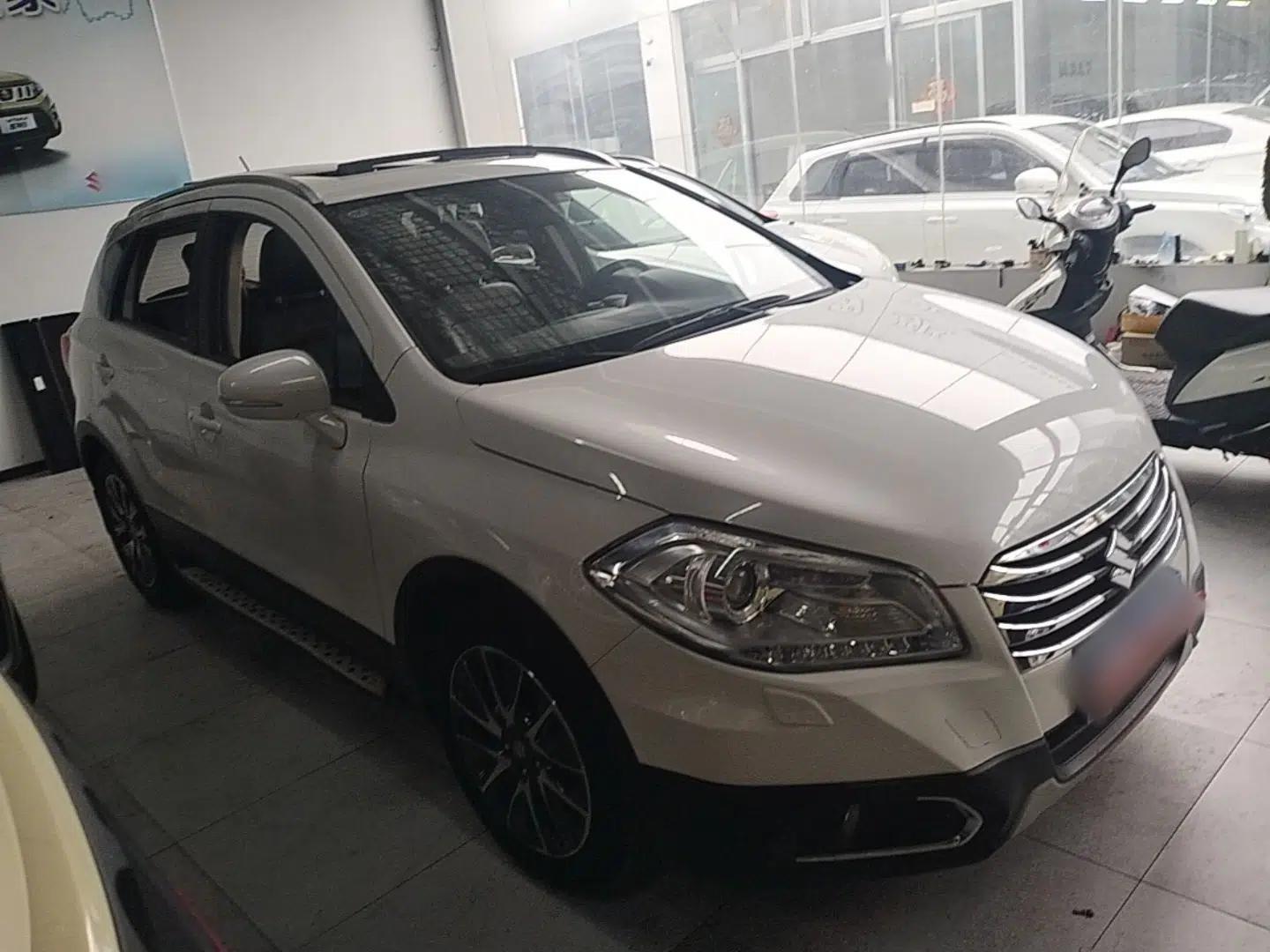 Suzuki S-Cross 2015 1.4T Automatic Two-Wheel Drive Prestige Model — миниатюра 3