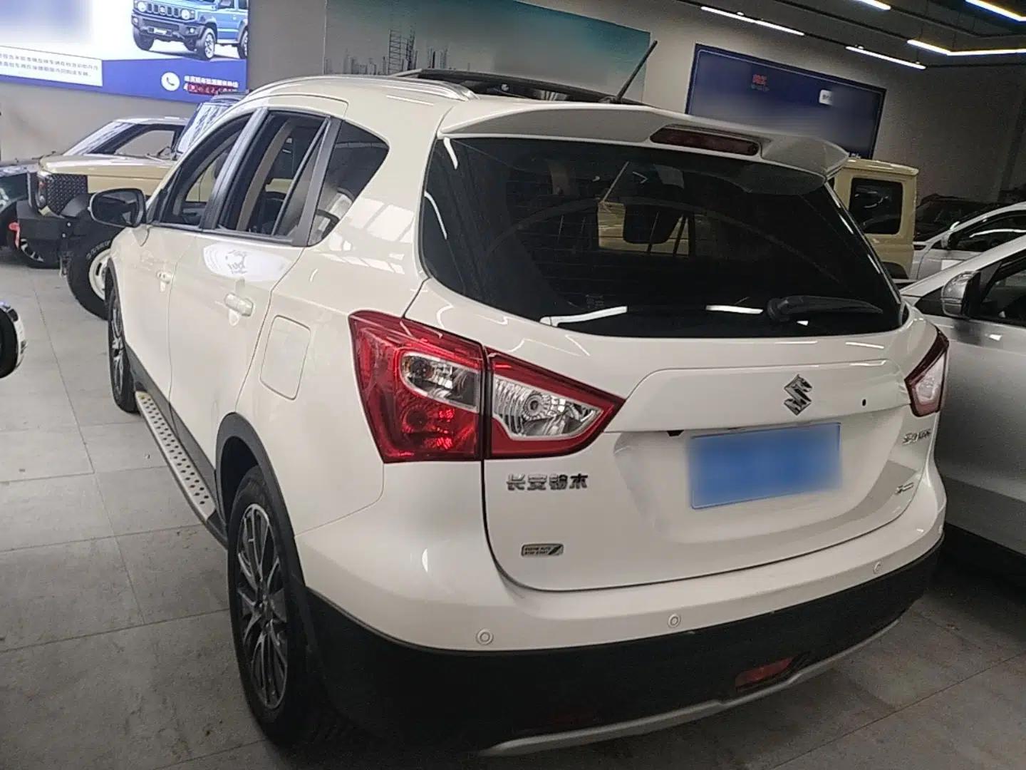 Suzuki S-Cross 2015 1.4T Automatic Two-Wheel Drive Prestige Model — миниатюра 4
