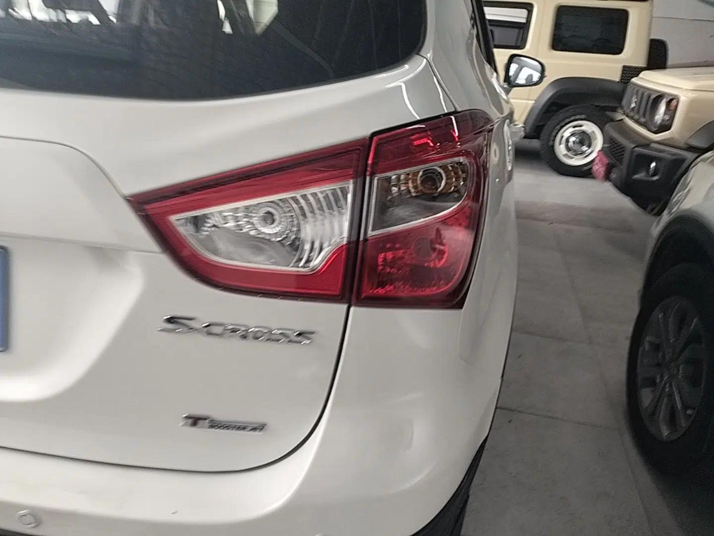 Suzuki S-Cross 2015 1.4T Automatic Two-Wheel Drive Prestige Model — миниатюра 9