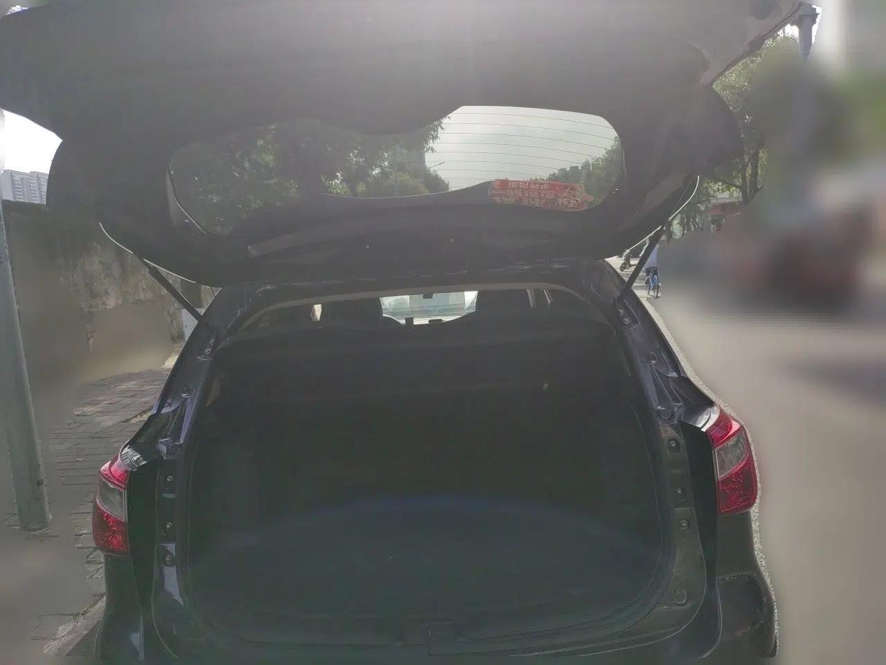 Suzuki S-Cross 2015 1.6L CVT Two-Wheel Drive Elite Version — миниатюра 16