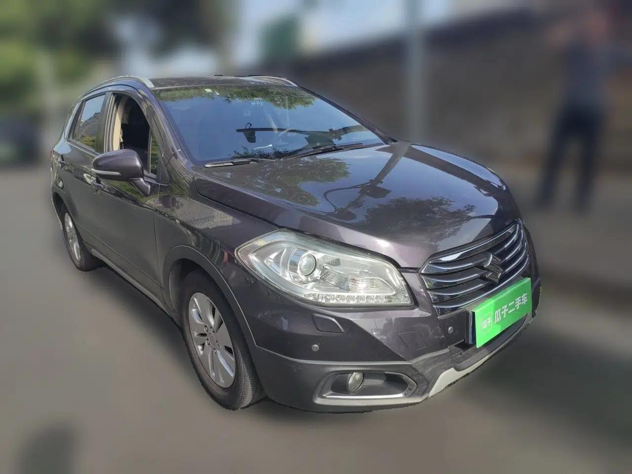 Suzuki S-Cross 2015 1.6L CVT Two-Wheel Drive Elite Version — миниатюра 3