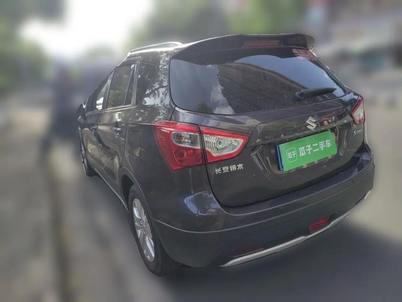 Suzuki S-Cross 2015 1.6L CVT Two-Wheel Drive Elite Version — миниатюра 4