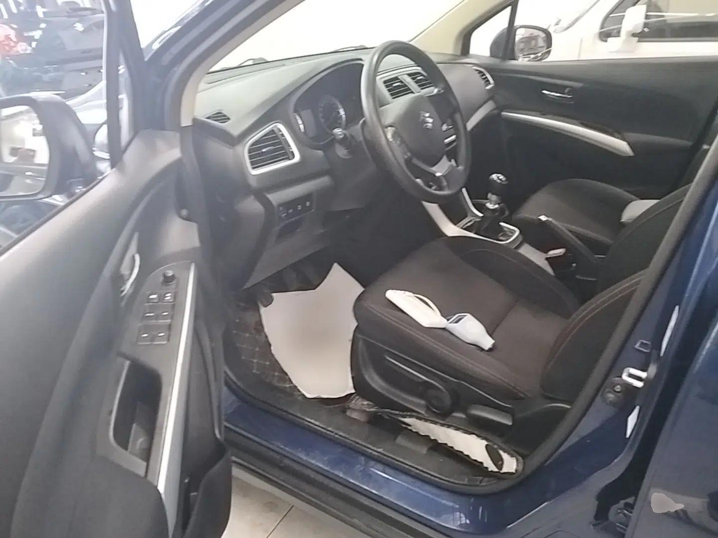 Suzuki S-Cross 2015 1.4T Manual Two-Wheel Drive Prestige Model — миниатюра 18