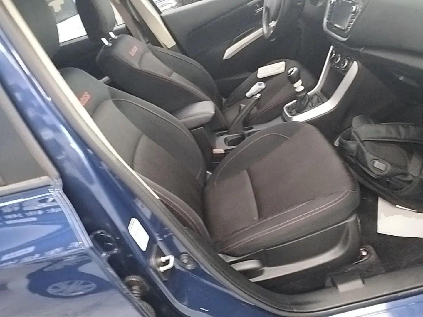 Suzuki S-Cross 2015 1.4T Manual Two-Wheel Drive Prestige Model — миниатюра 19