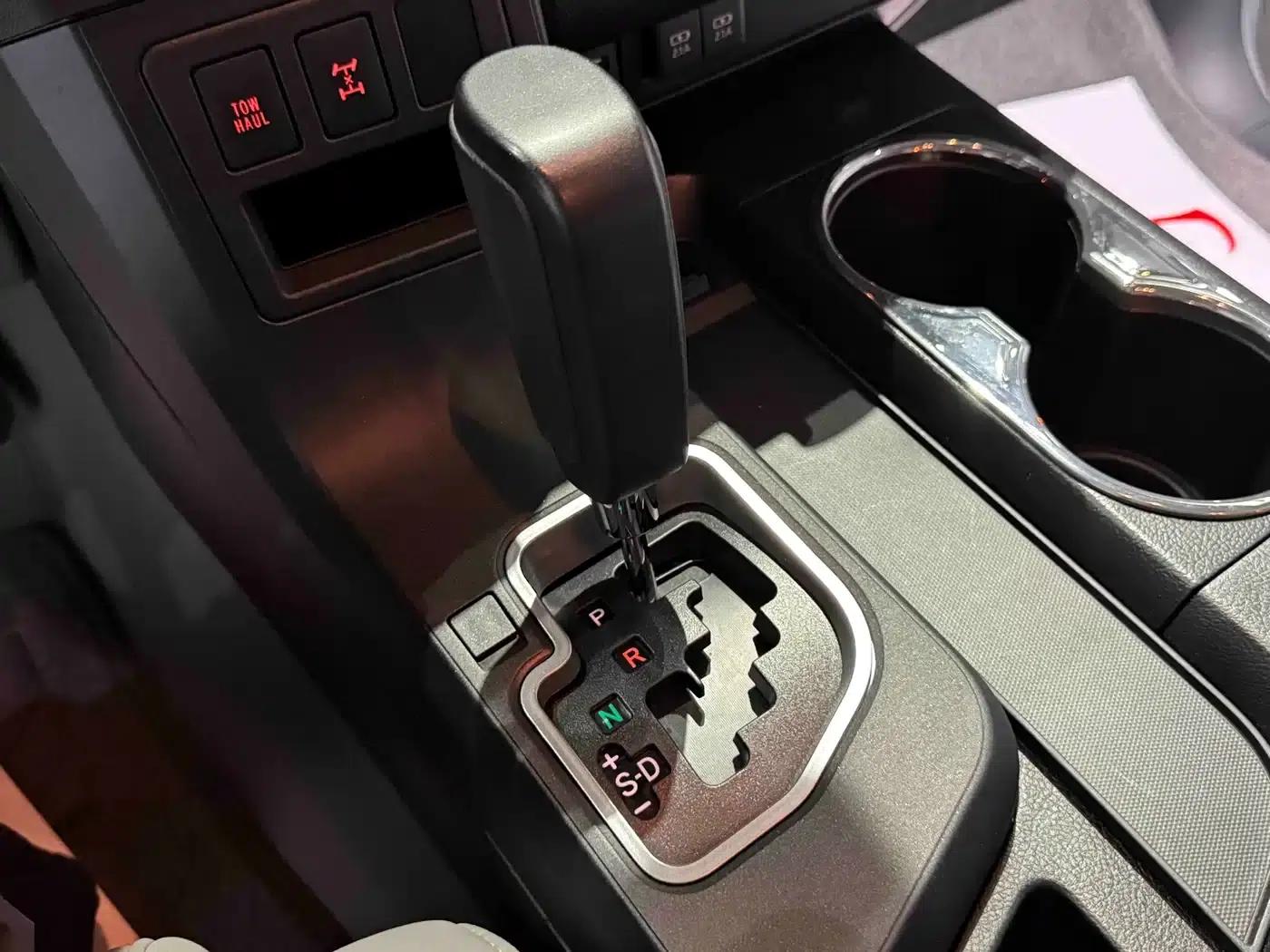 2021 Sequoia 5.7L Canadian Spec — миниатюра 11