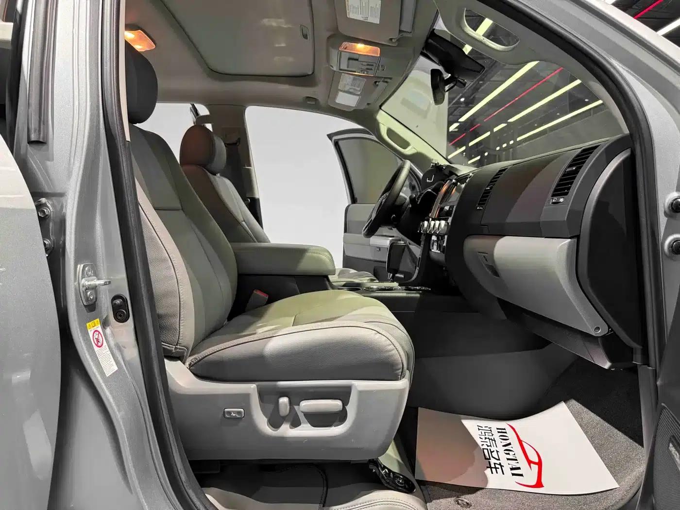 2021 Sequoia 5.7L Canadian Spec — миниатюра 14