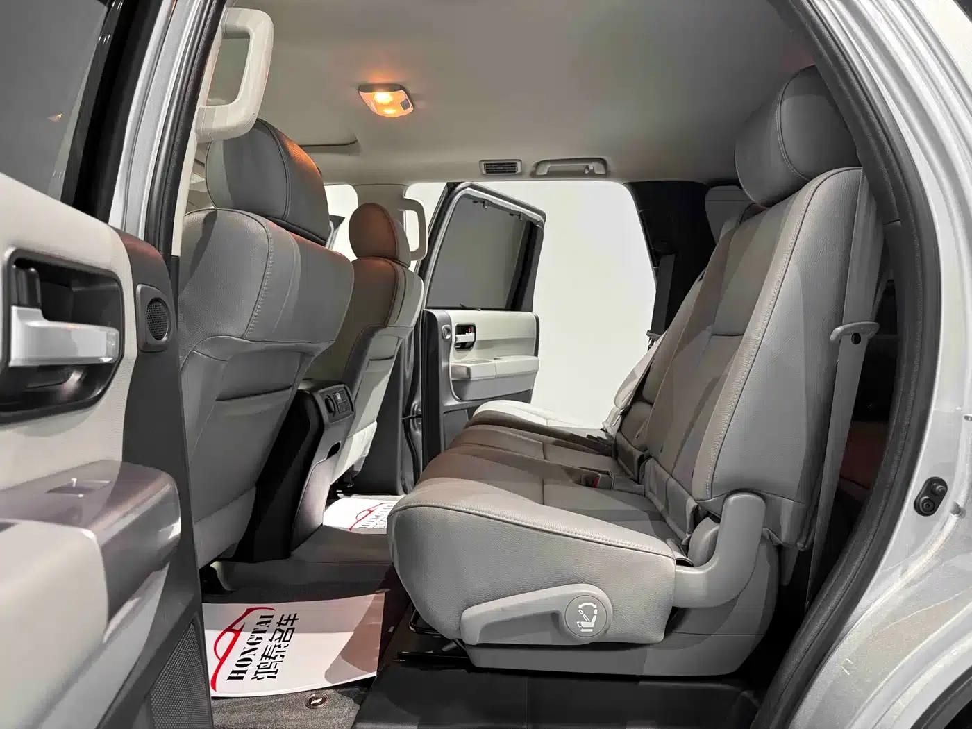 2021 Sequoia 5.7L Canadian Spec — миниатюра 17