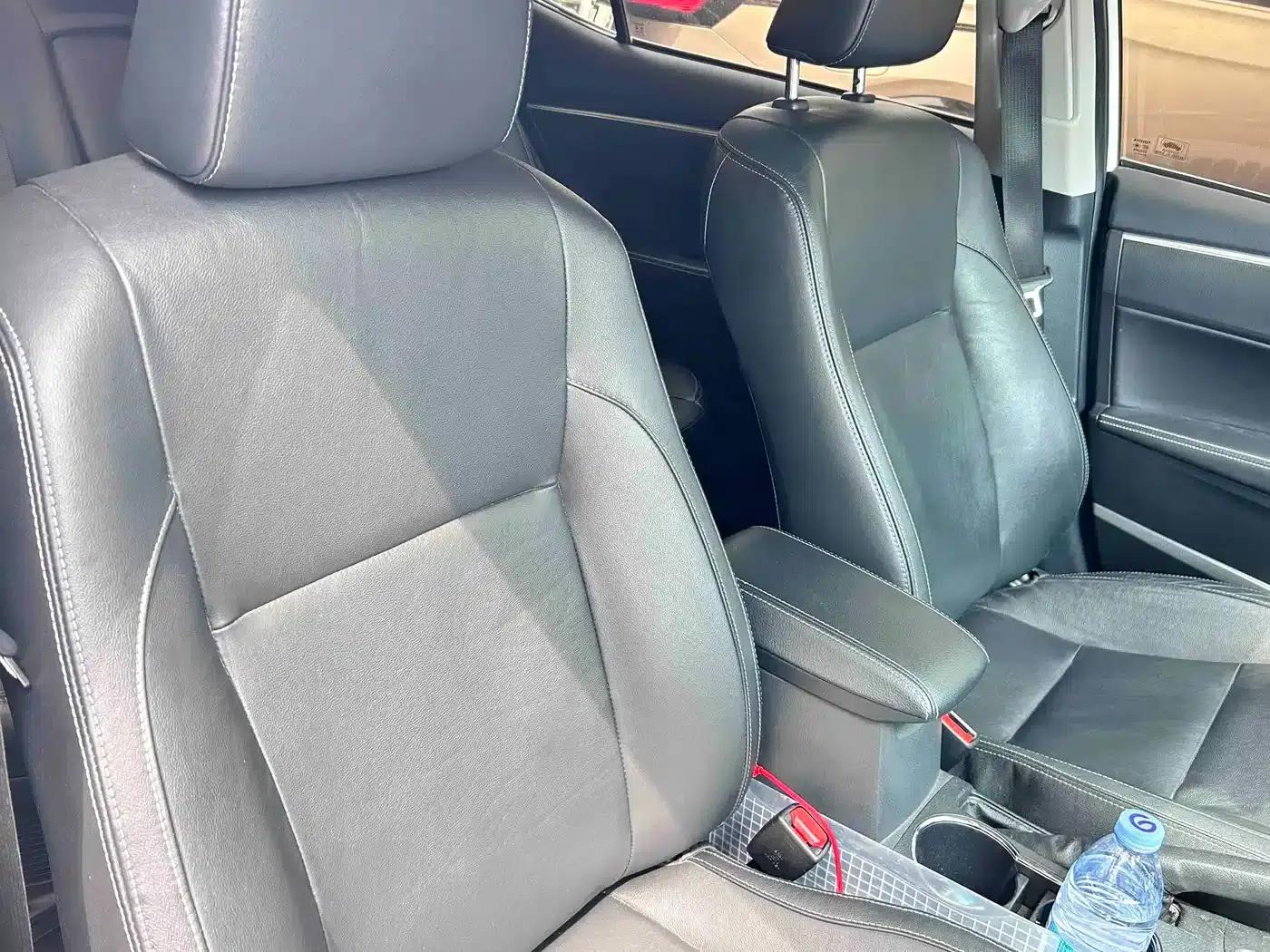 Corolla Hybrid E+ 2019 1.8L E-CVT Luxury Edition — миниатюра 11