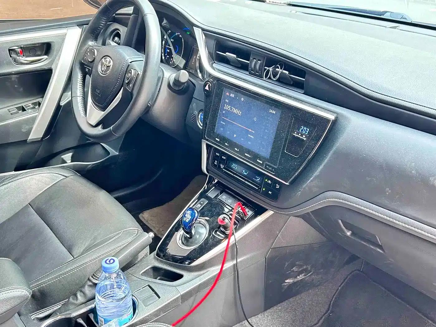 Corolla Hybrid E+ 2019 1.8L E-CVT Luxury Edition — миниатюра 14