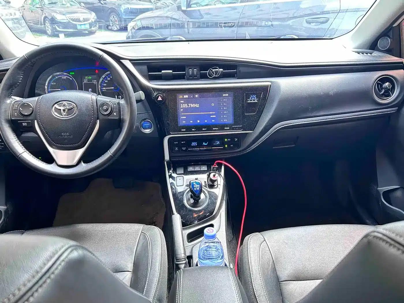 Corolla Hybrid E+ 2019 1.8L E-CVT Luxury Edition — миниатюра 15