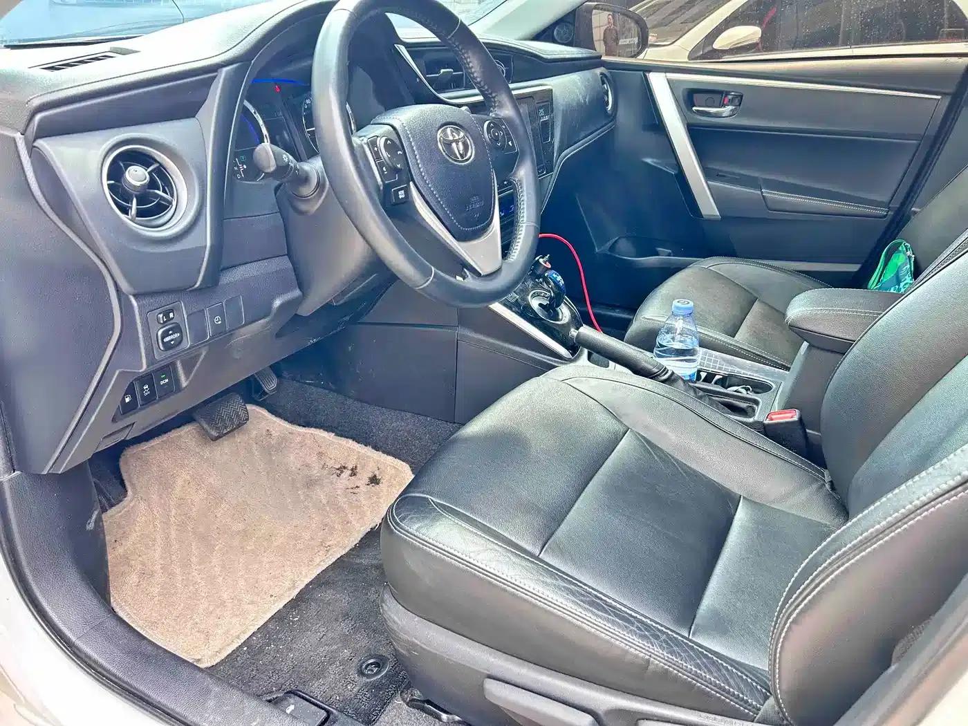 Corolla Hybrid E+ 2019 1.8L E-CVT Luxury Edition — миниатюра 17