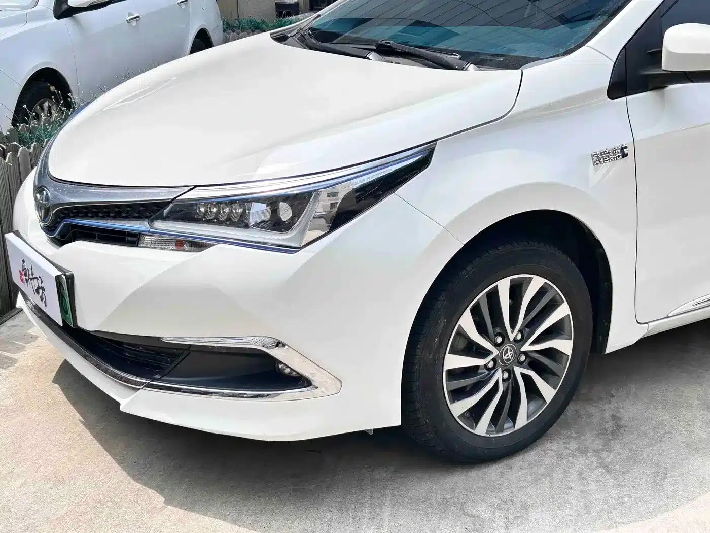 Corolla Hybrid E+ 2019 1.8L E-CVT Luxury Edition — миниатюра 5
