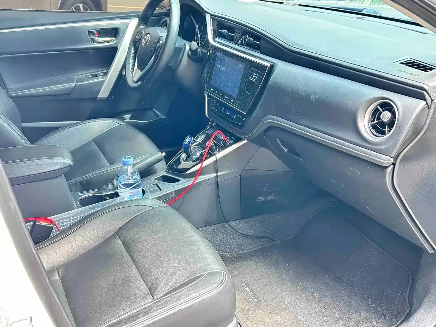 Corolla Hybrid E+ 2019 1.8L E-CVT Luxury Edition — миниатюра 10