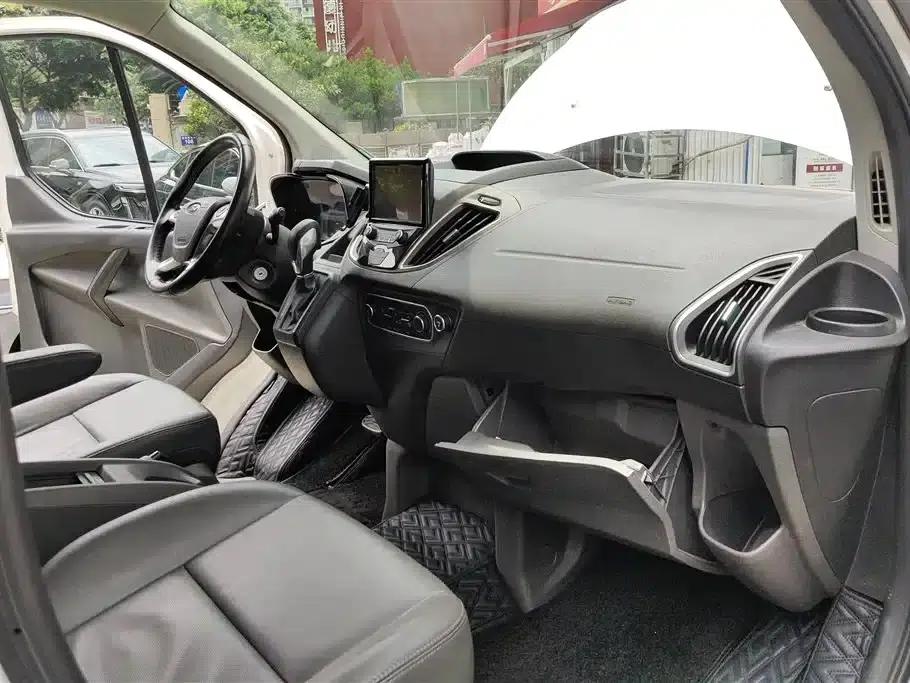 Tourneo 2017 2.0T Automatic Elite Edition — миниатюра 8