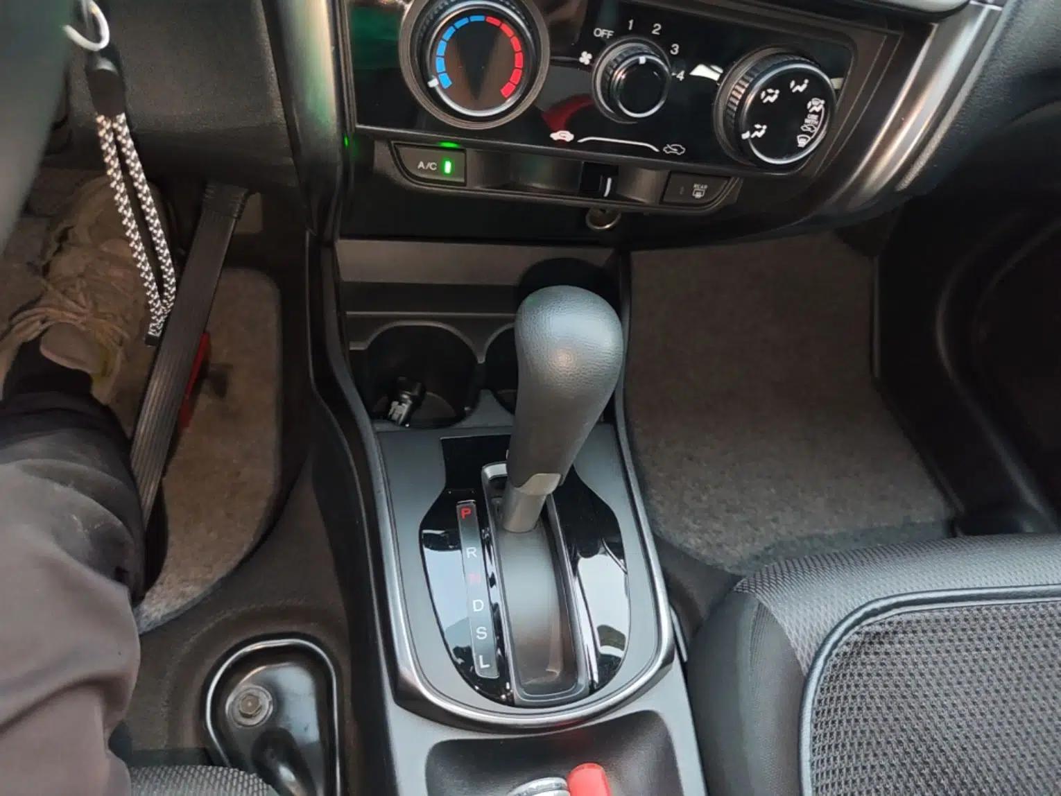 Honda Gienia 2017 1.5L CVT Classic Edition — миниатюра 16