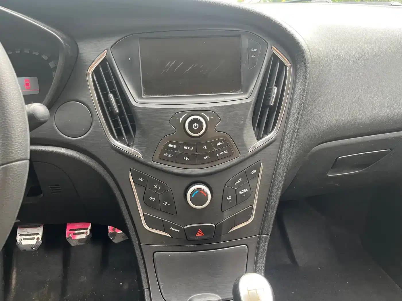 Trumpchi GA3S Vision 2014 1.6L Manual Deluxe ESP Edition — миниатюра 14
