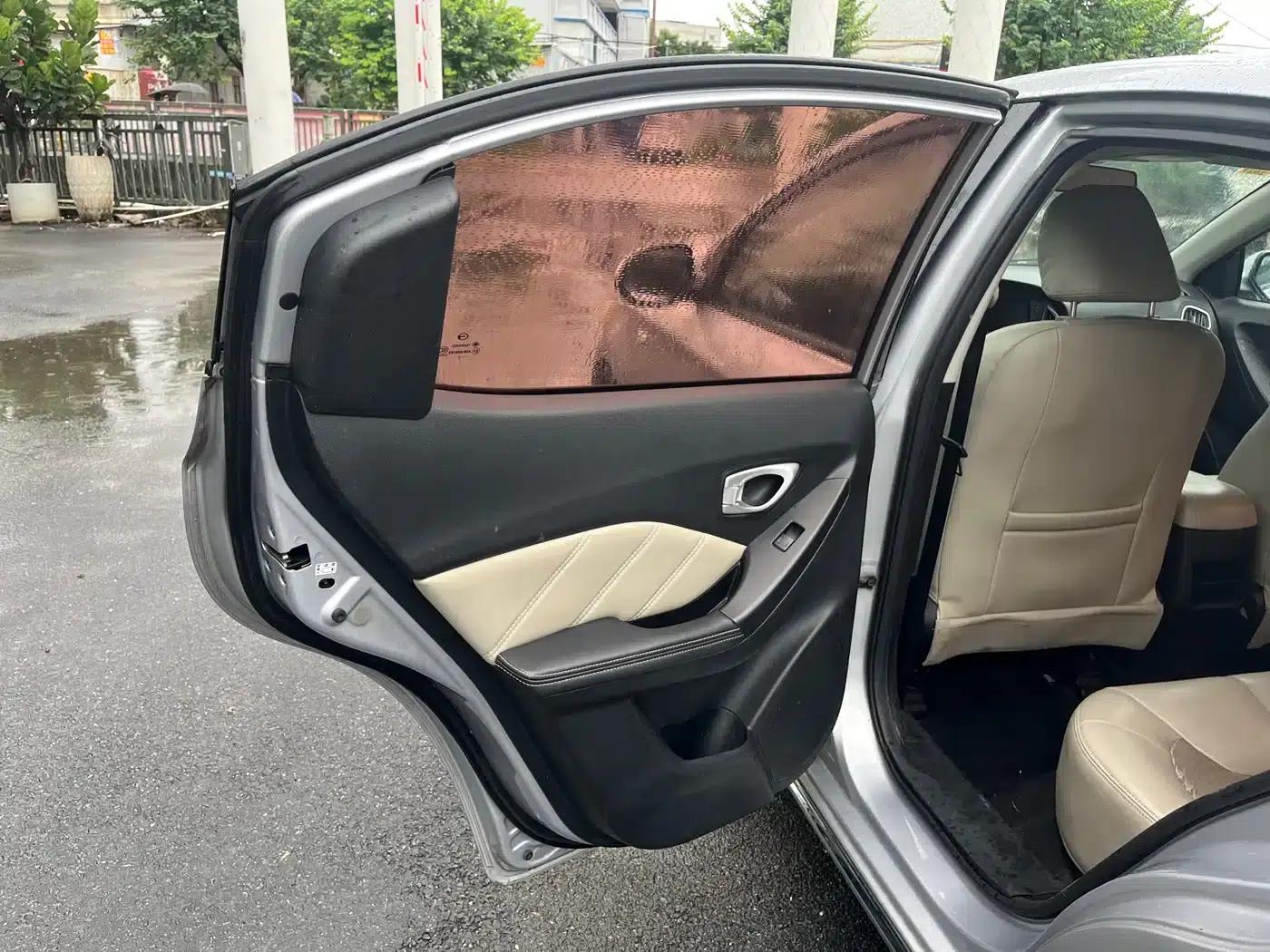 Trumpchi GA3S Vision 2014 1.6L Manual Deluxe ESP Edition — миниатюра 20