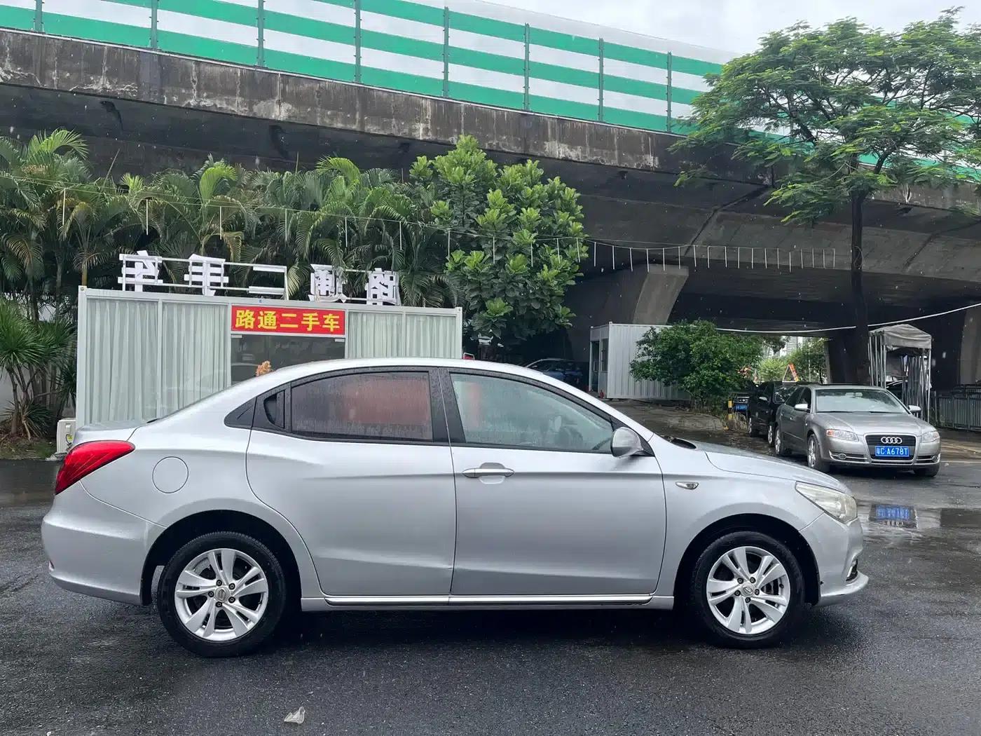 Trumpchi GA3S Vision 2014 1.6L Manual Deluxe ESP Edition — миниатюра 4
