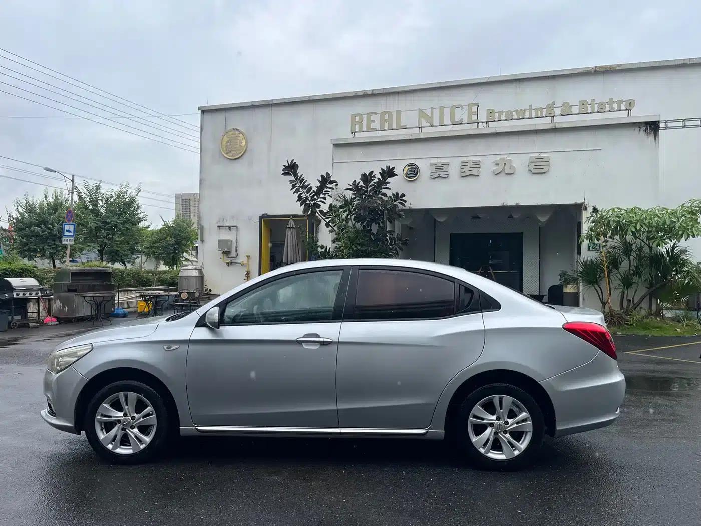 Trumpchi GA3S Vision 2014 1.6L Manual Deluxe ESP Edition — миниатюра 8