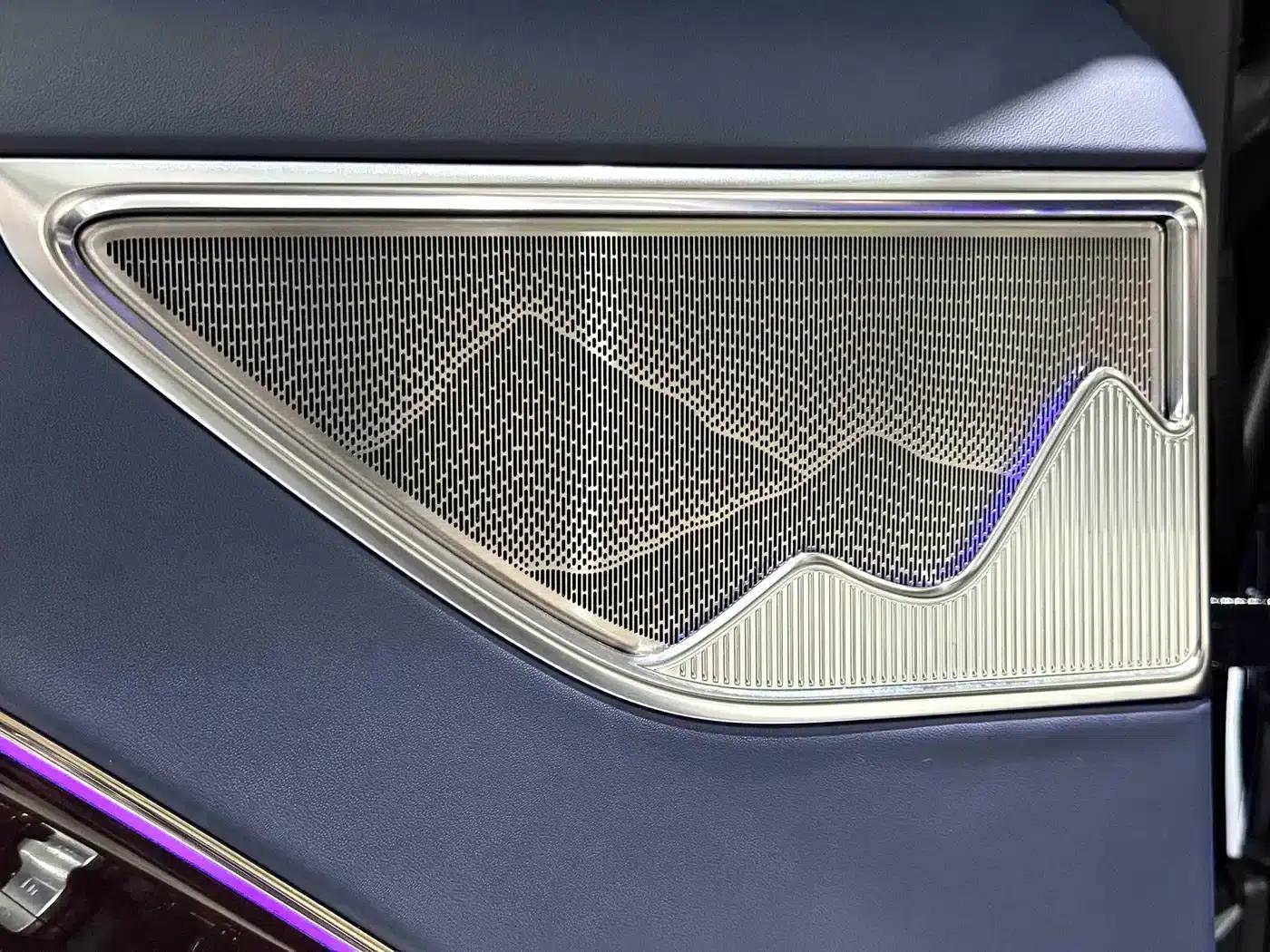 Hongqi Golden Sunflower Elegant 2024 Model 3.0T V6 — миниатюра 16