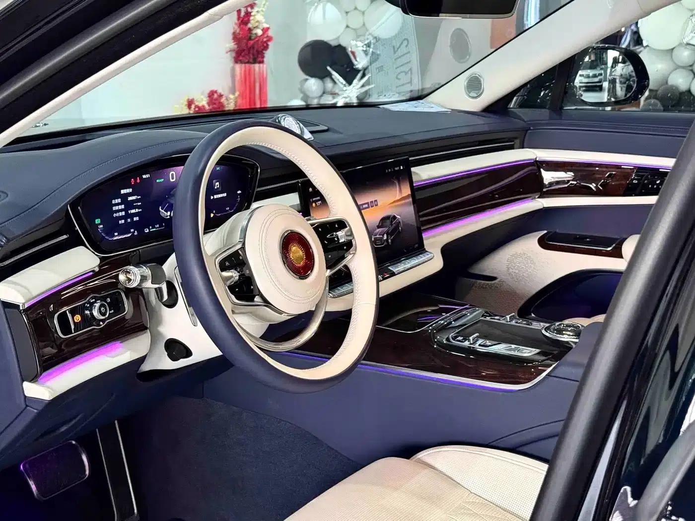 Hongqi Golden Sunflower Elegant 2024 Model 3.0T V6 — миниатюра 7