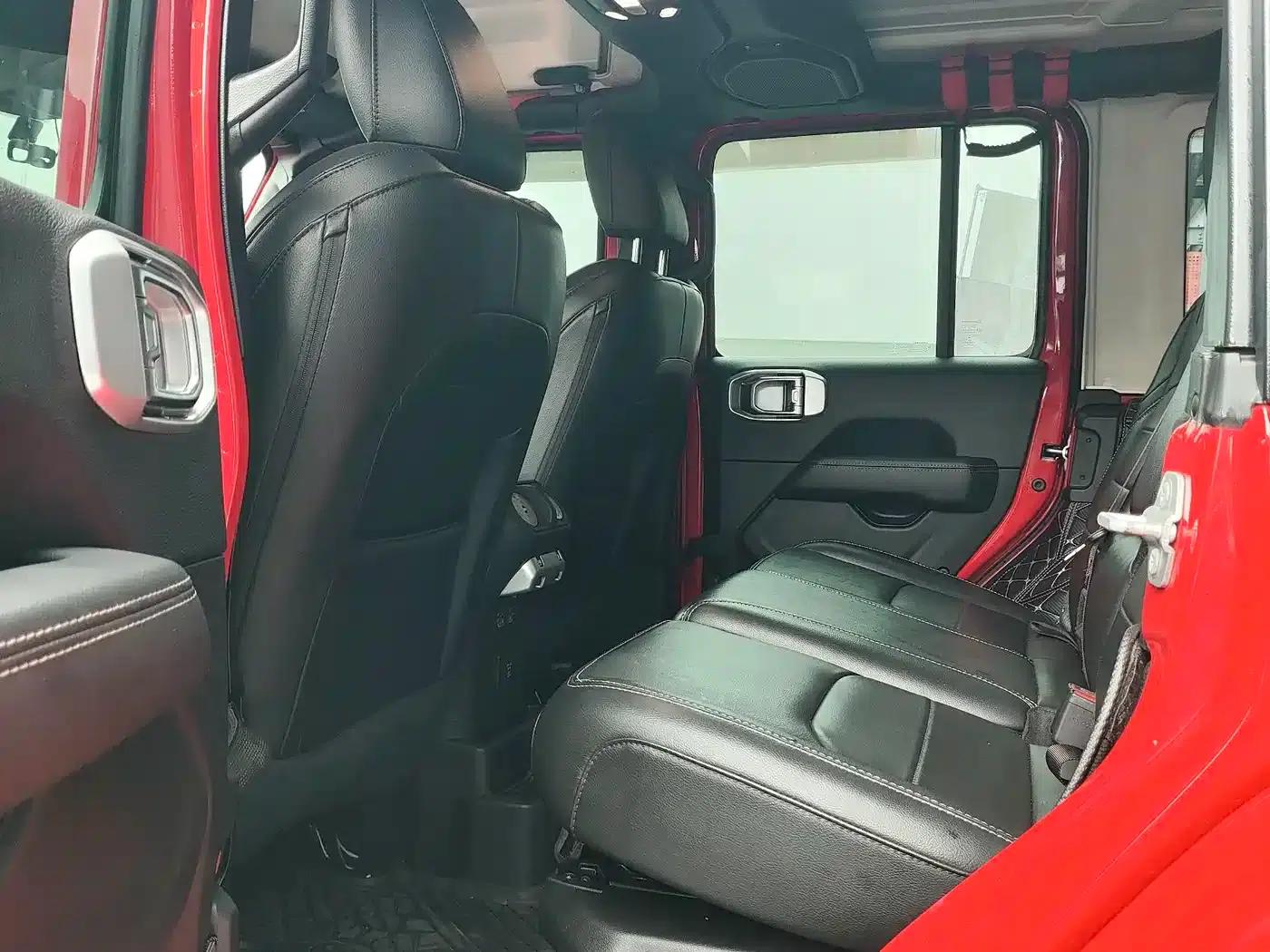 Jeep Wrangler New Energy 2021 Model 4-Door 2.0T 4xe Sahara — миниатюра 6