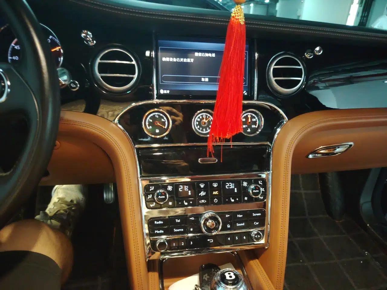 Bentley Mulsanne 2017 6.8T Long Wheelbase Version — миниатюра 13