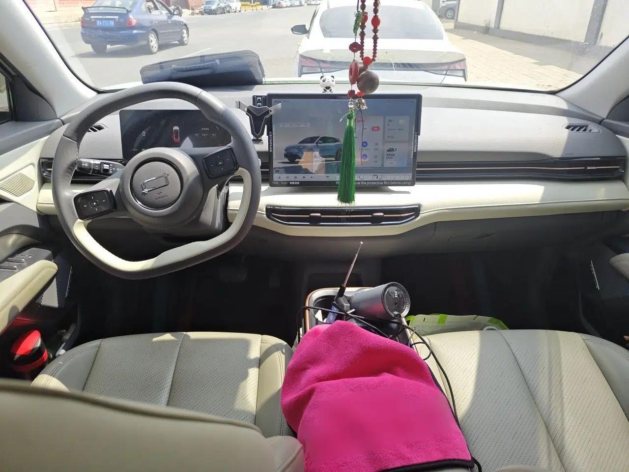 Bestune Yueyi 03 2025 565km Premium Edition — миниатюра 9