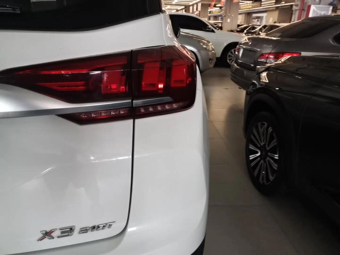 BAIC Beijing X3 2019 1.5T CVT Glory Edition — миниатюра 9