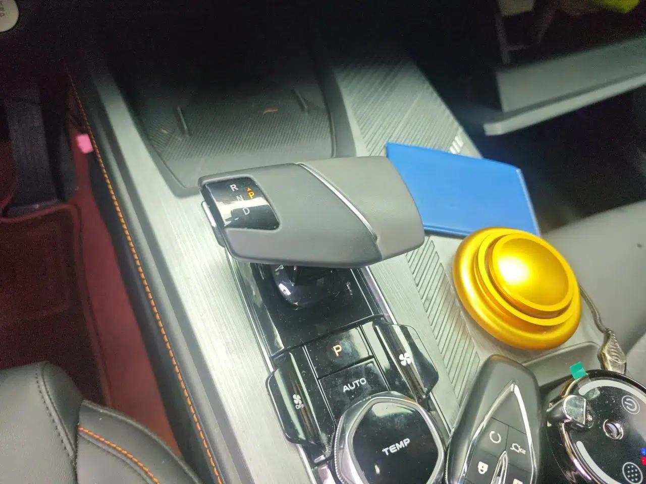 CHANGAN OSHAN Z6 New Energy 2023 ZhiDian iDD 150KM Flagship PLUS — миниатюра 14
