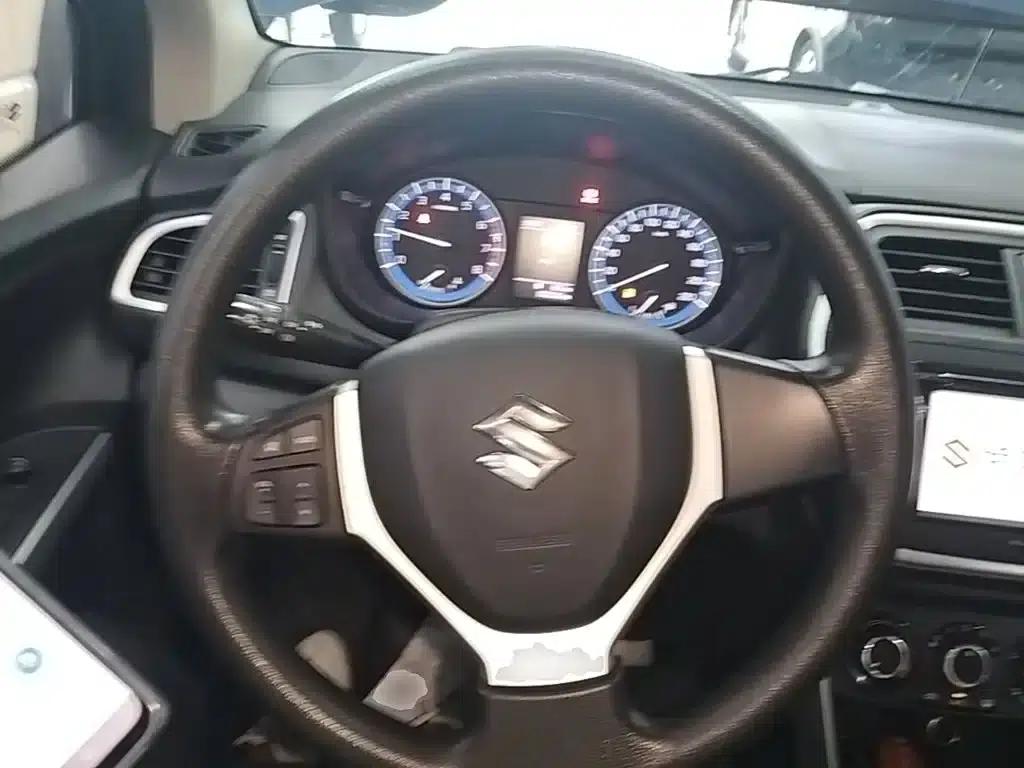 2015 Vitara 1.4T Manual 2WD Premium — миниатюра 11