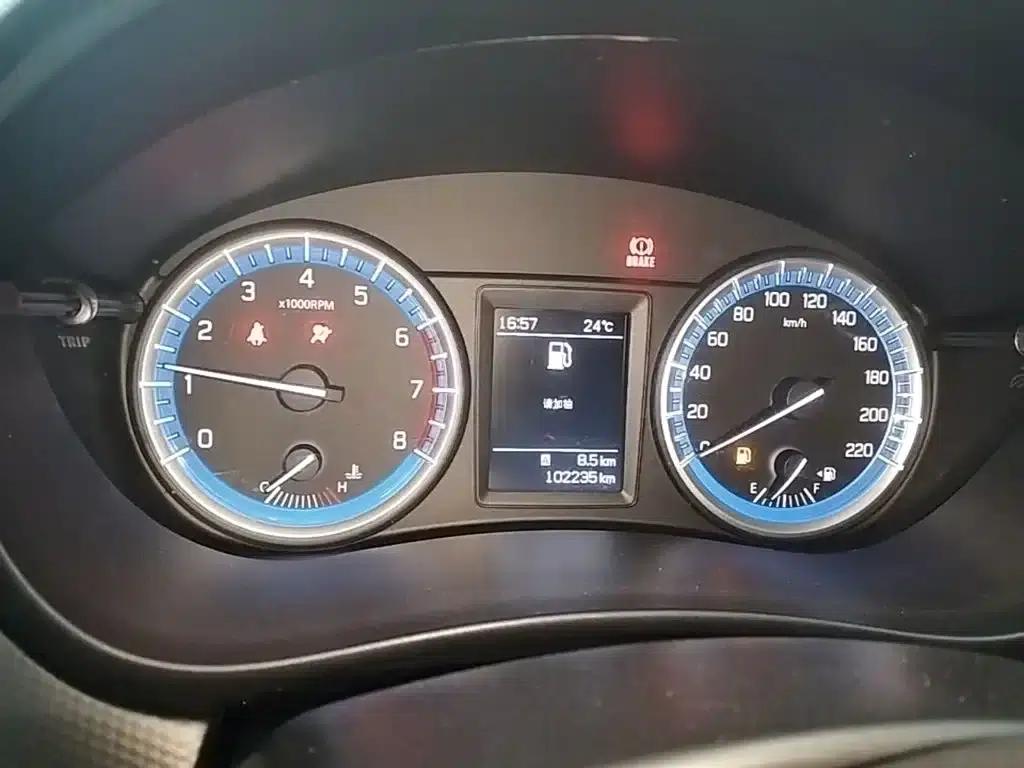 2015 Vitara 1.4T Manual 2WD Premium — миниатюра 12