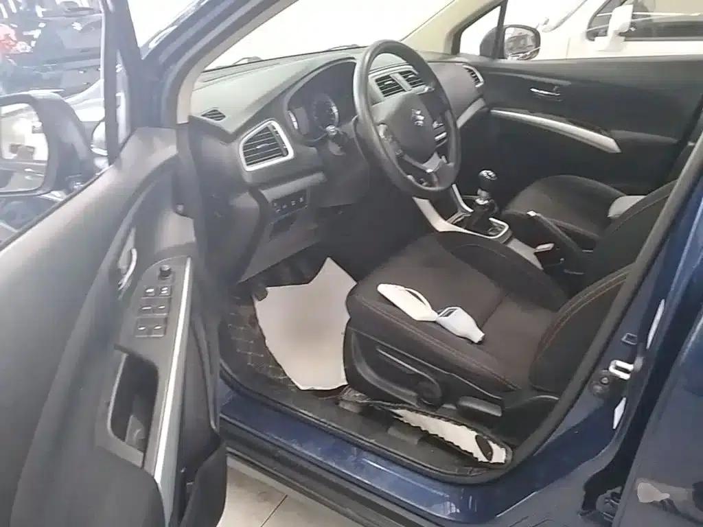 2015 Vitara 1.4T Manual 2WD Premium — миниатюра 16