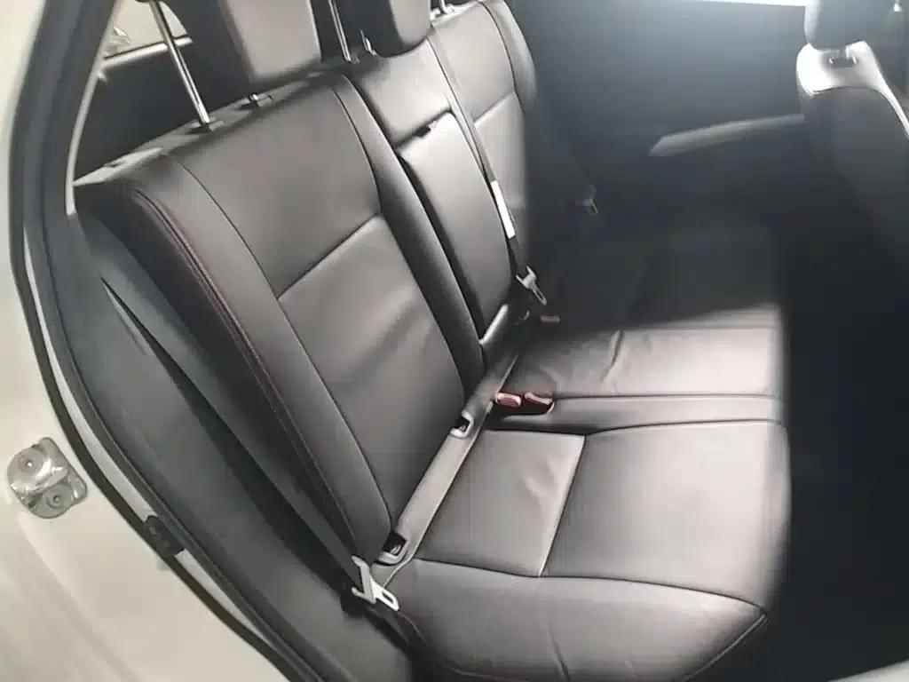 2015 Vitara 1.4T Automatic 2WD Premium — миниатюра 25