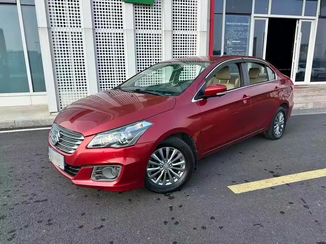 Ciaz 2015 1.6L Automatic Comfort Edition — миниатюра 1