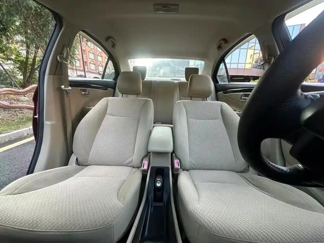 Ciaz 2015 1.6L Automatic Comfort Edition — миниатюра 14