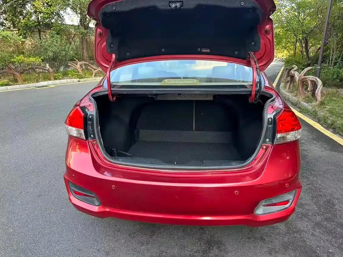 Ciaz 2015 1.6L Automatic Comfort Edition — миниатюра 16