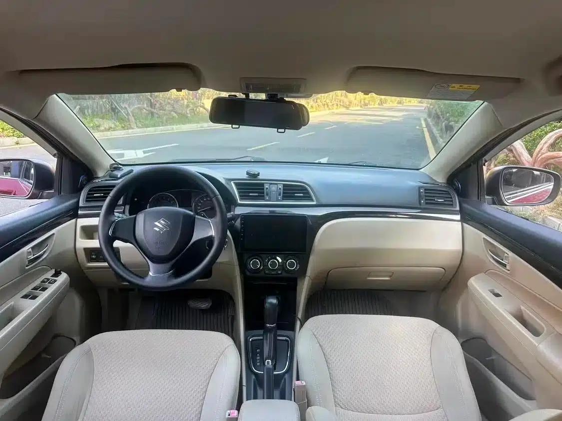 Ciaz 2015 1.6L Automatic Comfort Edition — миниатюра 17