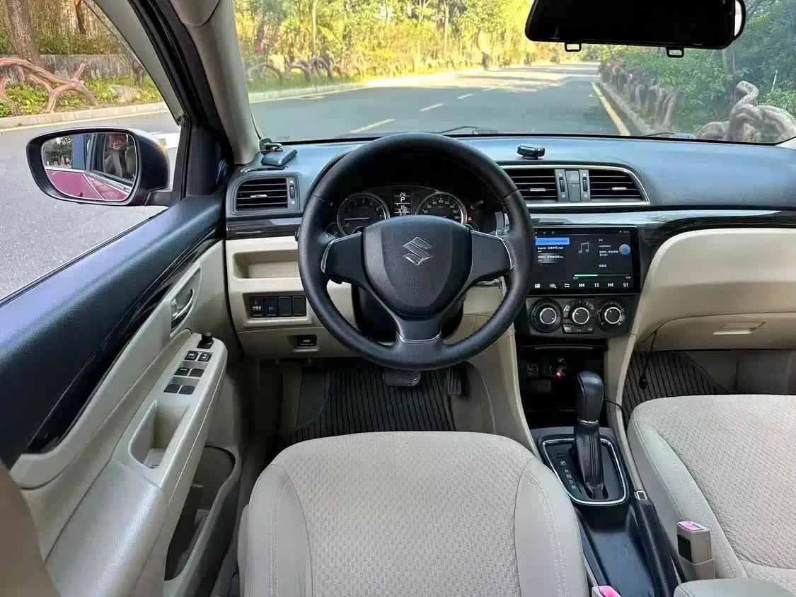 Ciaz 2015 1.6L Automatic Comfort Edition — миниатюра 19