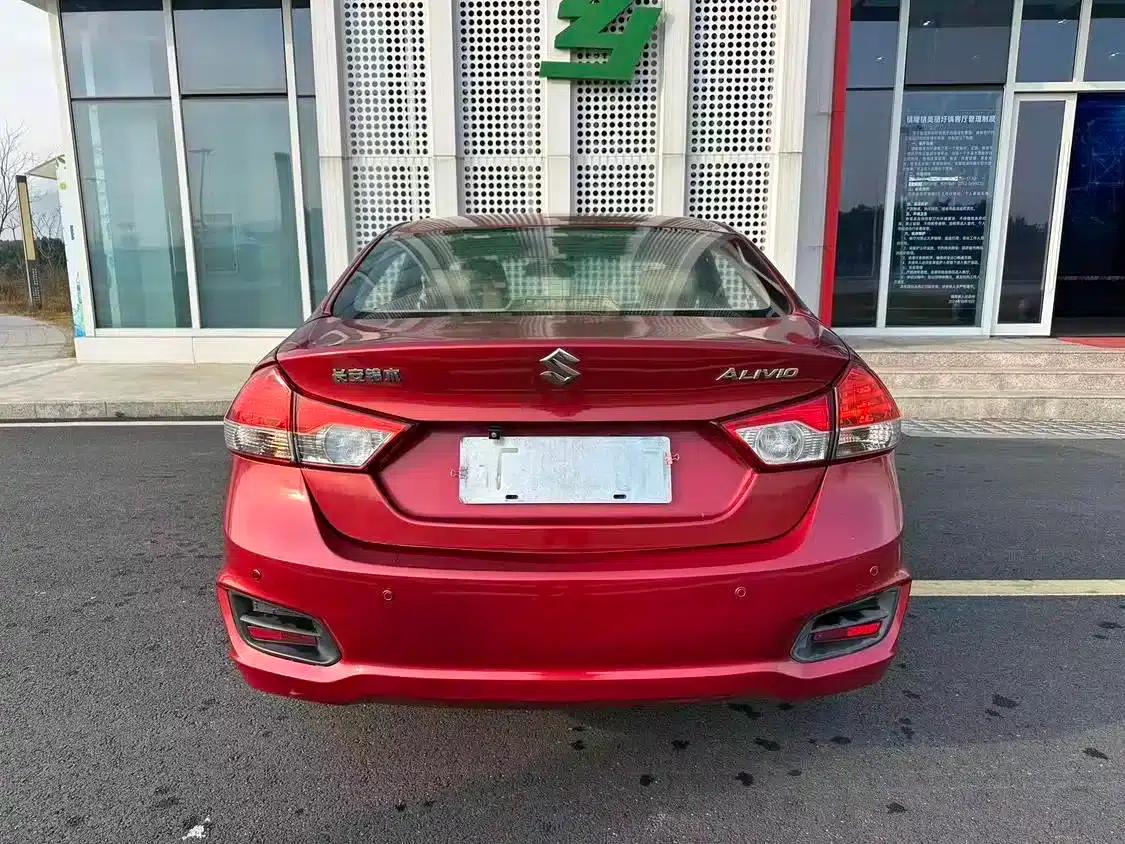 Ciaz 2015 1.6L Automatic Comfort Edition — миниатюра 28
