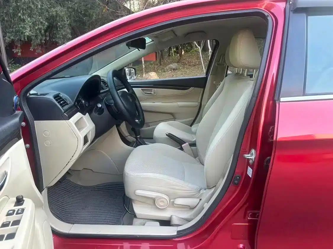 Ciaz 2015 1.6L Automatic Comfort Edition — миниатюра 4