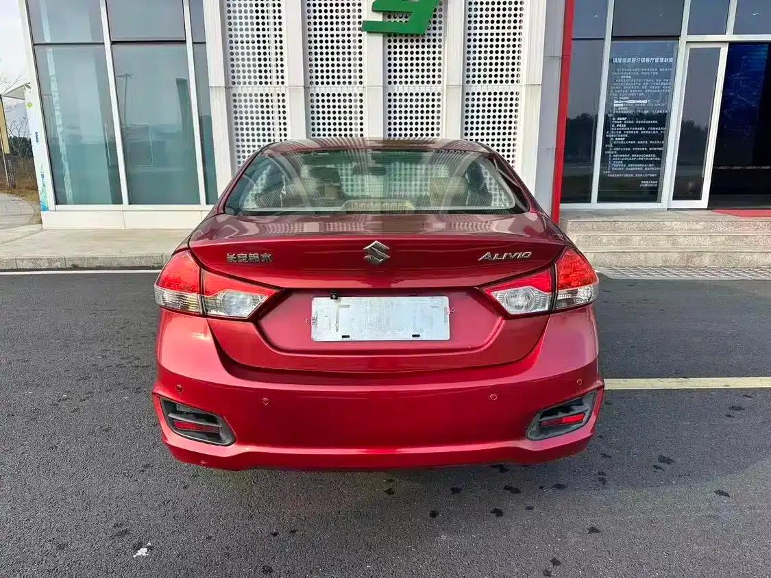 Ciaz 2015 1.6L Automatic Comfort Edition — миниатюра 7