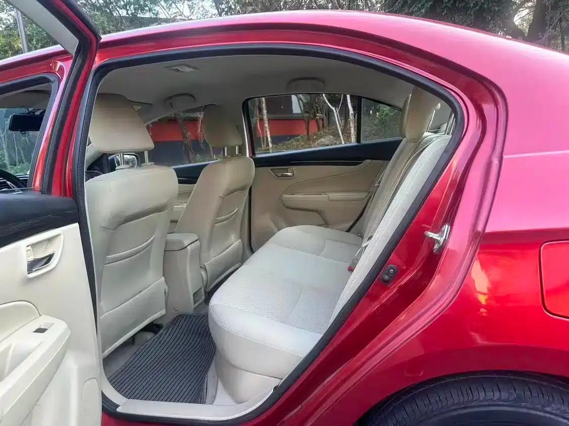 Ciaz 2015 1.6L Automatic Comfort Edition — миниатюра 8