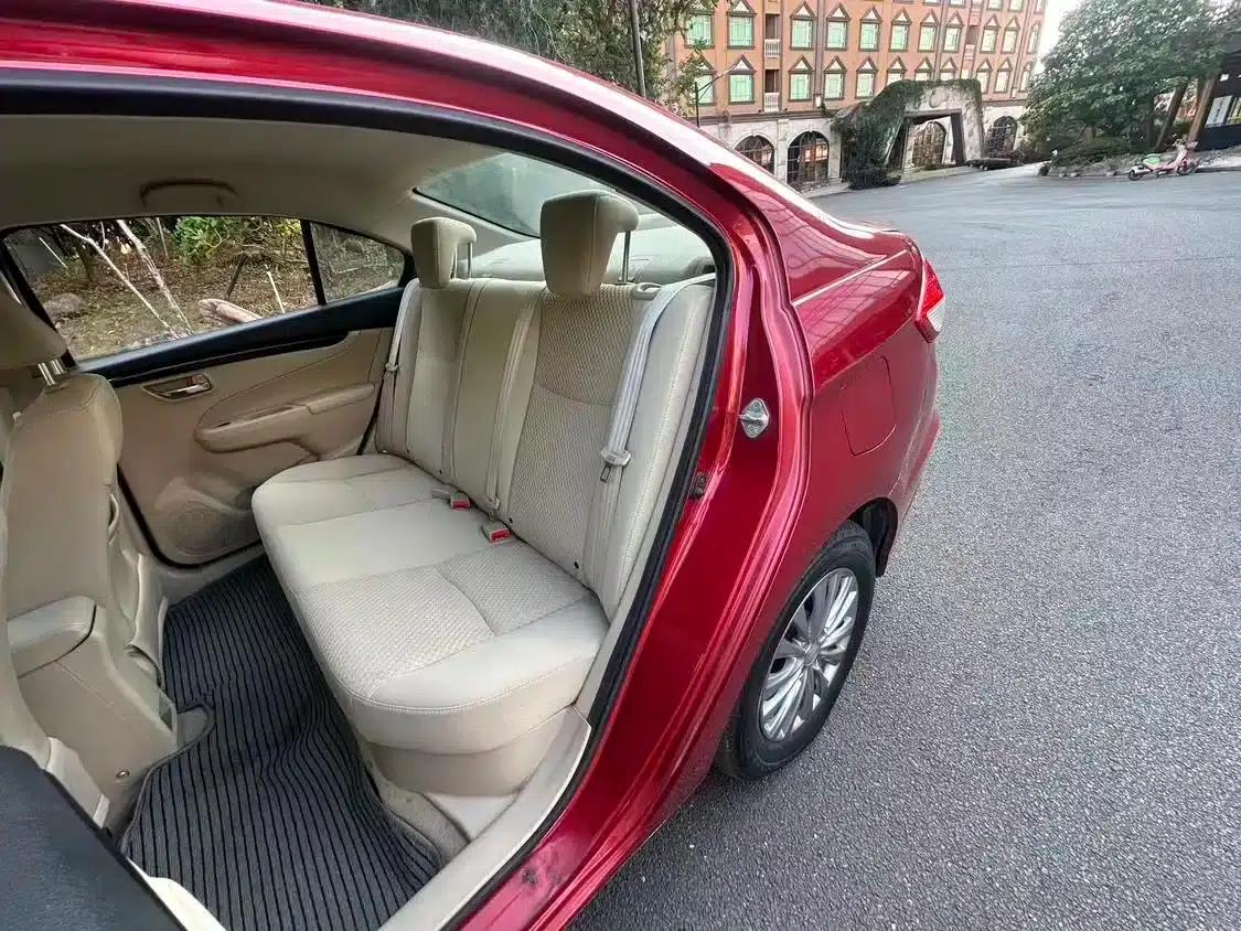 Ciaz 2015 1.6L Automatic Comfort Edition — миниатюра 9